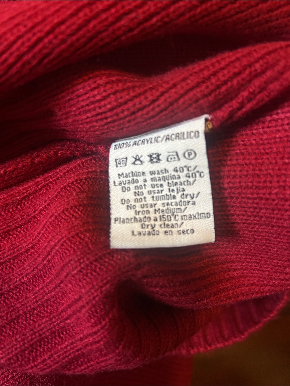 Rare Red Y2K Novelty Fringe Horse Sleeve Nuzzle Sweater M - Picture 8 of 9